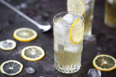 Highball com bourbon fica uma delícia